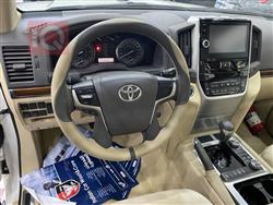 تۆیۆتا لاند کروزەر